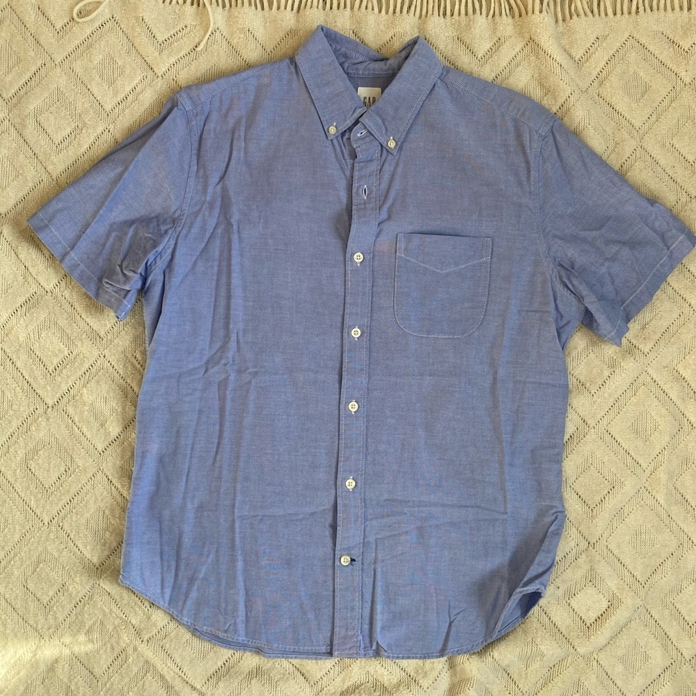 GAP Men's Casual Blue Button-Down Shirt